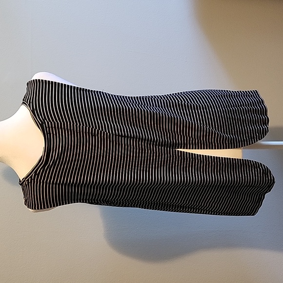 EUC Old Navy top - Picture 3 of 5